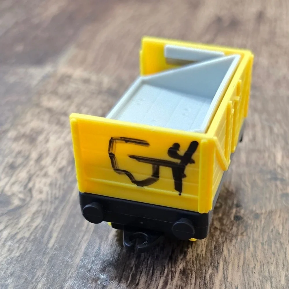 Fisher Price Thomas & Friends TrackMaster Troublesome Truck Kids Yellow Tipping